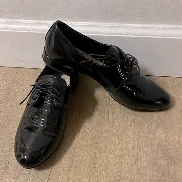 Prada Black Glossy Women’s Oxfords - Picture 1 of 3